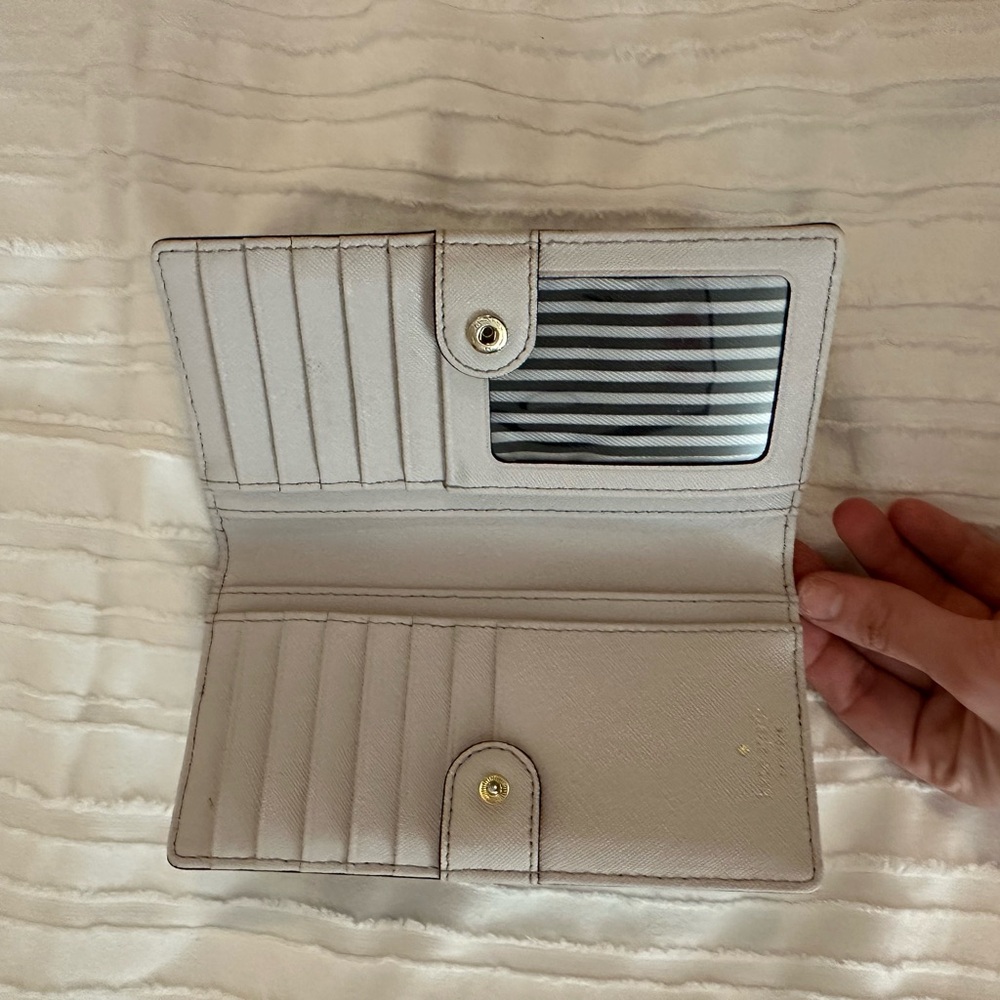 Kate Spade Wallet - Picture 2 of 3